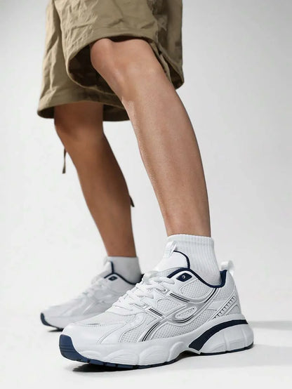 Komfortable sneakers Hvit